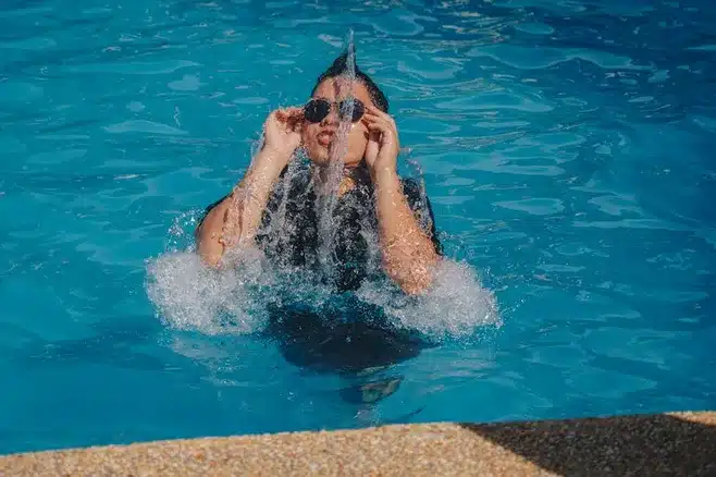 Actividades y servicios disponibles en las piscinas municipales