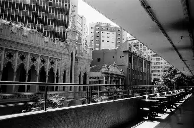 Admirando el Casco Histórico desde el mirador sobre la plaza de A Pedra