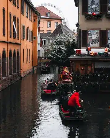 Árboles y decoraciones gigantes: El encanto navideño de Vigo