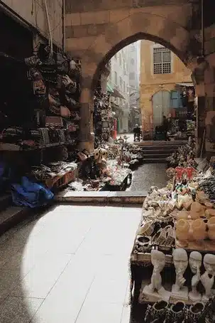 Calle Colón: una gran variedad de tiendas de artesanía