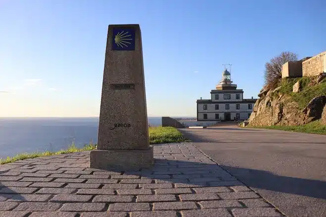 Descripción de Cabo Fisterra como el fin del mundo en Galicia