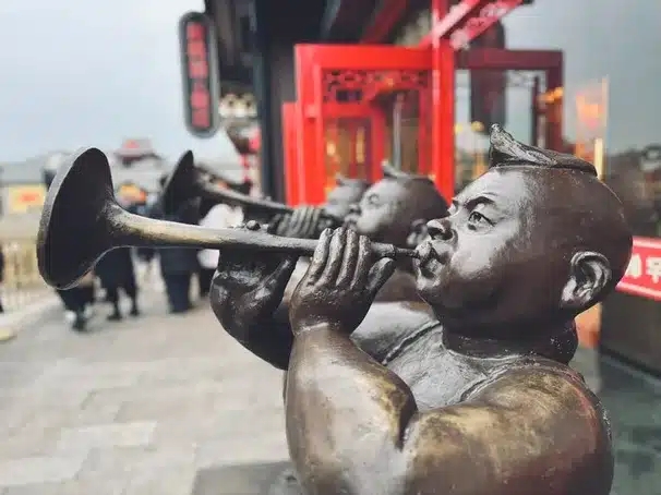 Descripción de la música en la calle Areal de Vigo