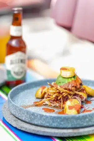 Descubre la gastronomía ourensana: platos tradicionales y sabores auténticos