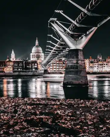 Diseño arquitectónico del Puente del Milenio