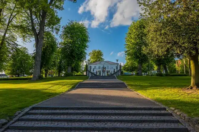 El paseo central del Jardín del Posío