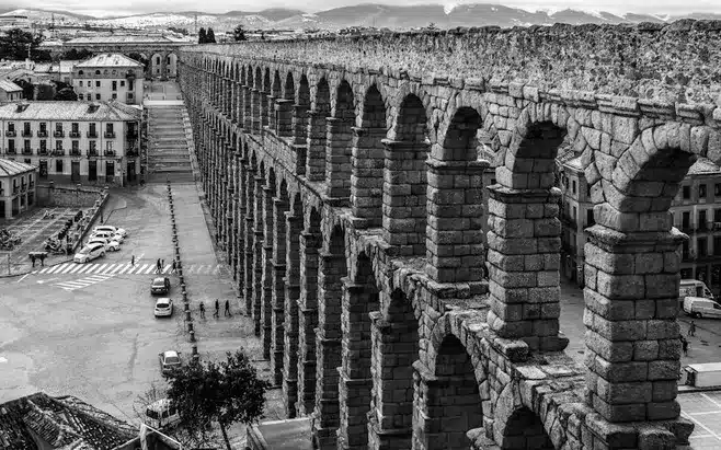 El recorrido por el centro histórico de Ourense y el Puente Romano