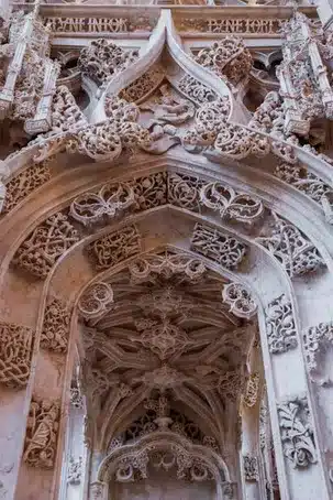 Estilo arquitectónico y características de la iglesia