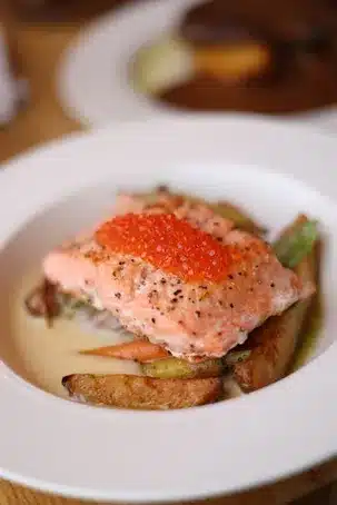 Gastronomía de excelencia: Pescado y marisco fresco en restaurantes históricos