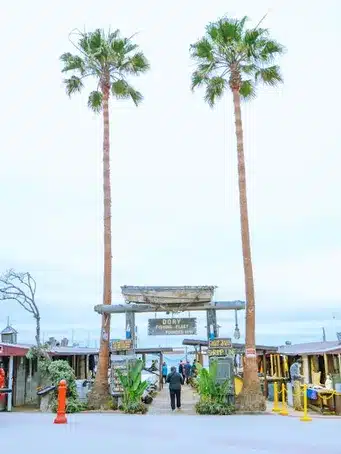 Gastronomía local en los alrededores de la playa