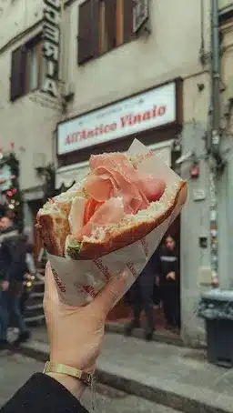 Gastronomía y queserías famosas de la región