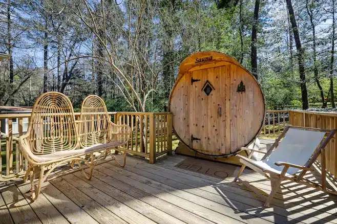 Instalaciones disponibles: sauna y terraza