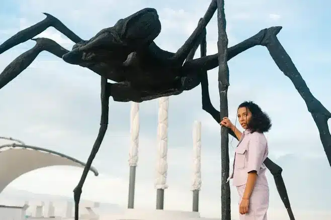 La experiencia única en la playa nudista de Barra