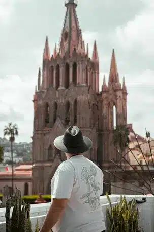 La façade nord de la cathédrale dans la Praza da Inmaculada