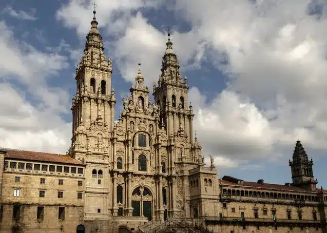 La importancia del Camino de Santiago en la historia de la Cathédrale