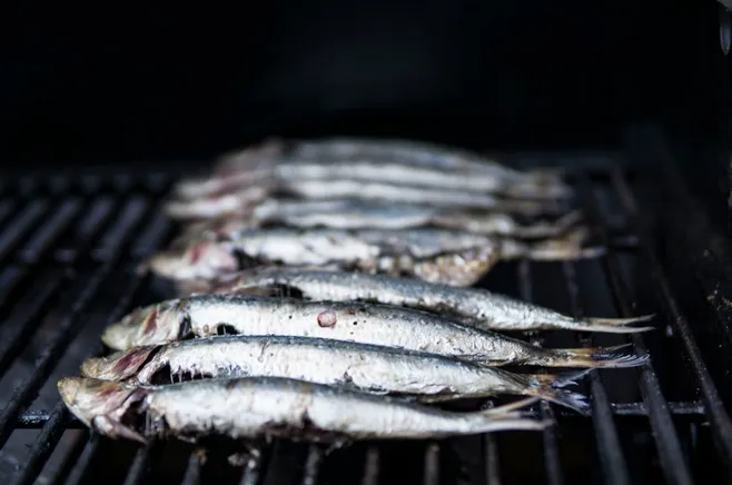 Lugares emblemáticos para disfrutar de sardinas asadas en Vigo