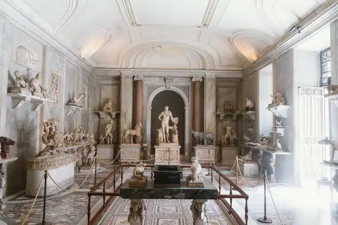 Museo Provincial de Lugo y sus artefactos romanos y elementos cristianos antiguos
