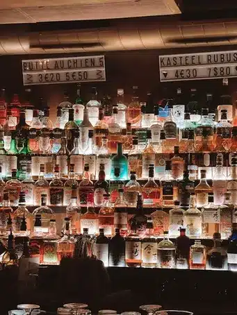 Normativas relacionadas con el consumo de bebidas alcohólicas