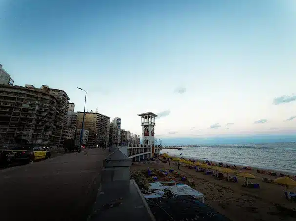 Playa urbana y paseo marítimo en Bouzas