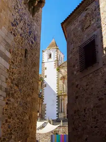Plaza de Soedade y la iglesia gótica de San Francisco