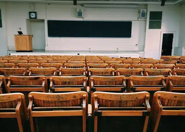 Profesores y personal a cargo de los cursos