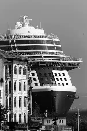 Punto de atención para cruceristas en el Muelle de Transatlánticos