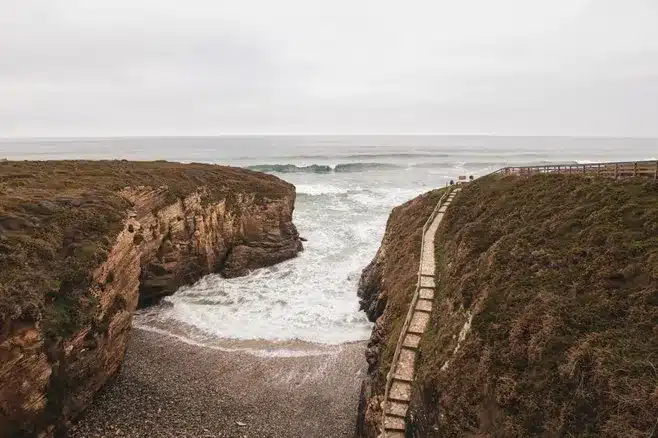 ¿Qué es la Praia das Catedrais en Galicia?