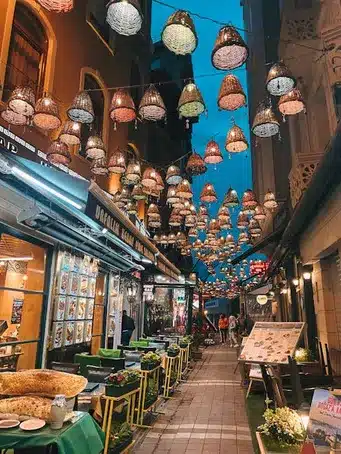 Recomendaciones de restaurantes y lugares de interés cercanos
