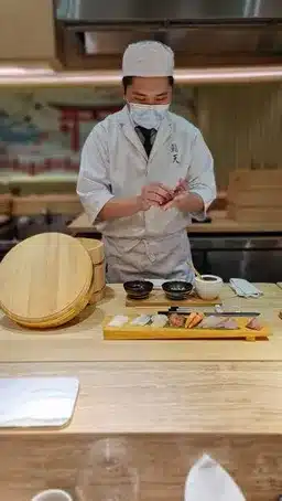 Servicio de bar con comida japonesa en las Termas de Outariz