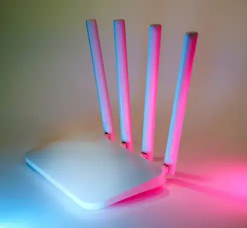 Servicios de préstamo, acceso a ordenadores y conexión wifi