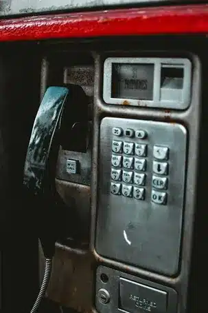 Teléfono de la centralita del Ayuntamiento de Lugo: 982 297 100
