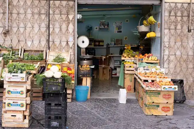 Tiendas y mercados locales para hacer compras