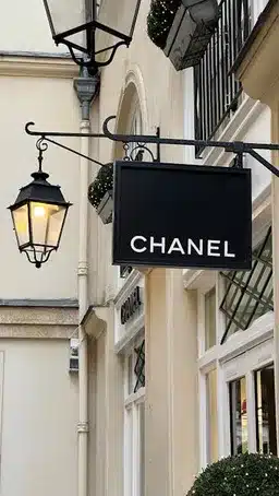Upscale Shopping on Principe Street