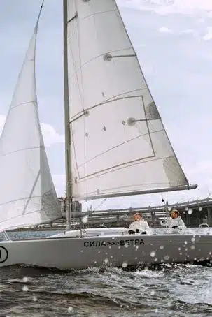 Vela: Disfruta del viento y las olas en la Ría da Coruña